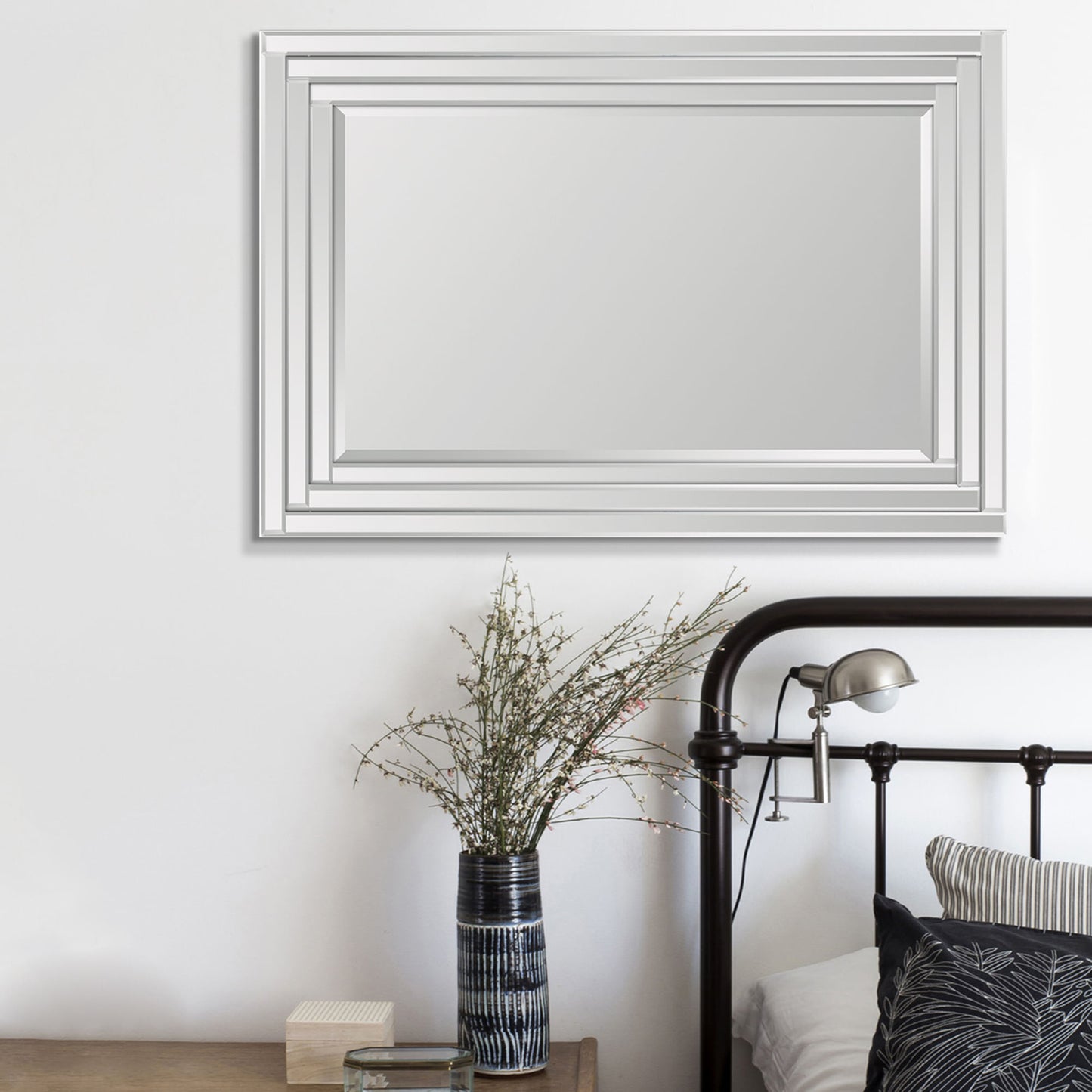 Bryn Mirror